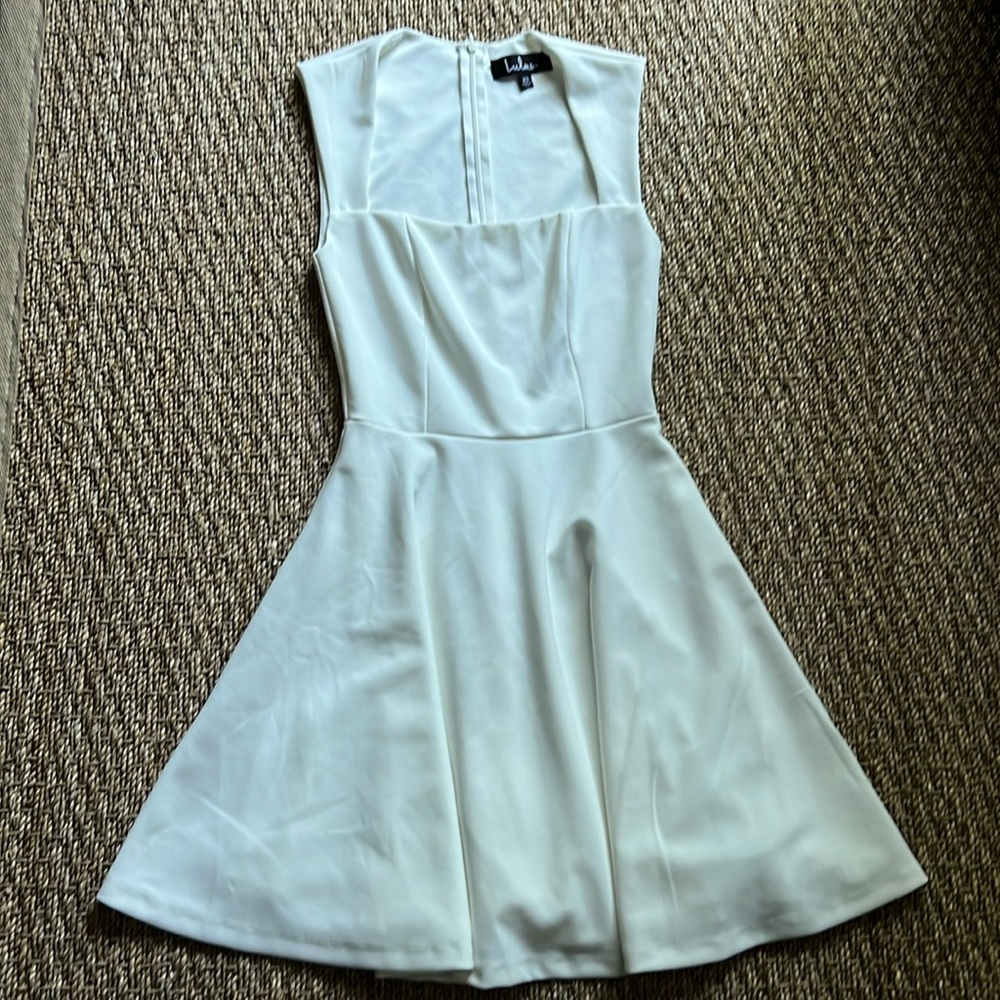Gorgeous creamy white Lulus size XS dressy dress!